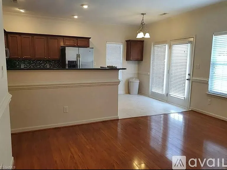108 Manhattan Ave — Photo 11