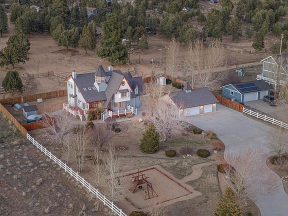 4th image of 46712 Pioneer Town Rd