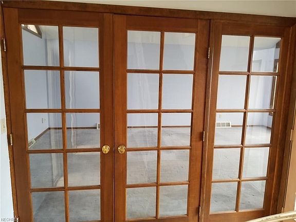 4th image of 1609 Redbud Pl