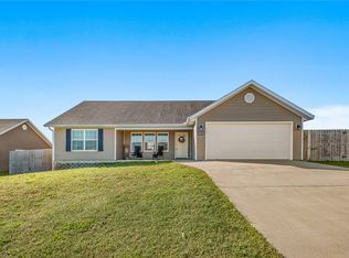 1381 Battery Dr, Prairie Grove, AR 72753