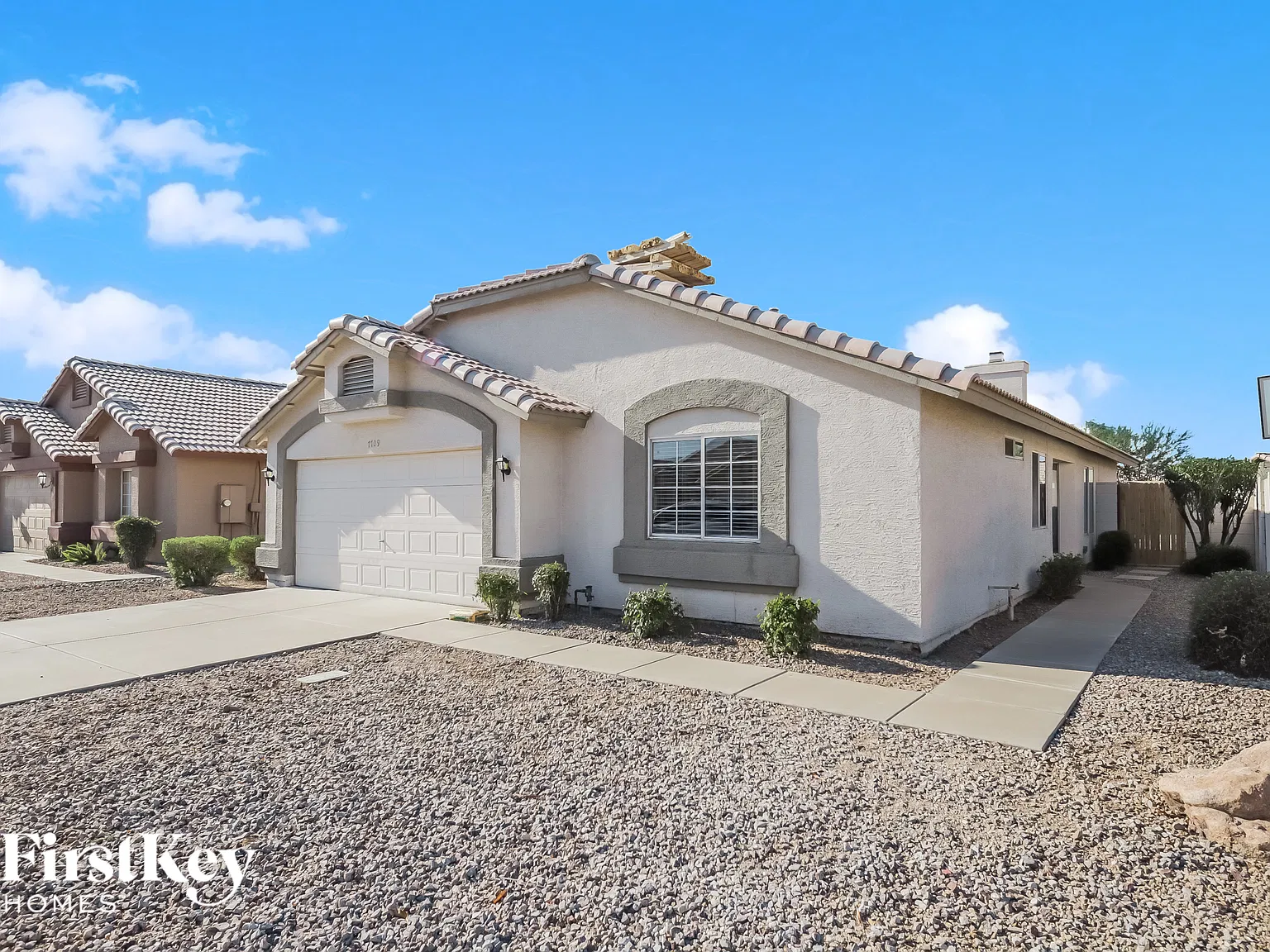 3 bed, 2.0 bath, 1444 sqft, $2,305 — Photo 2