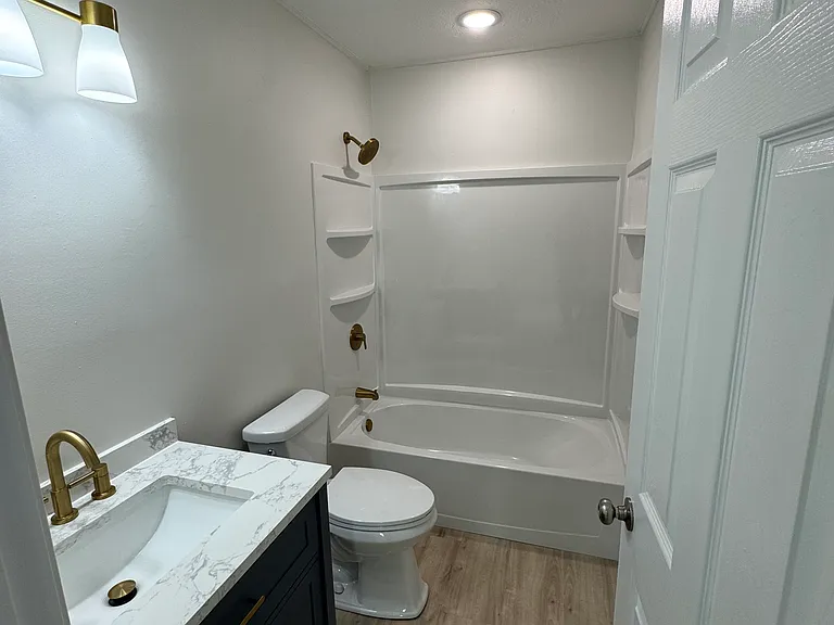 1140 Roswell Rd — Photo 14