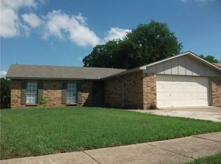 7631 Christie Ln, Dallas, TX 75249