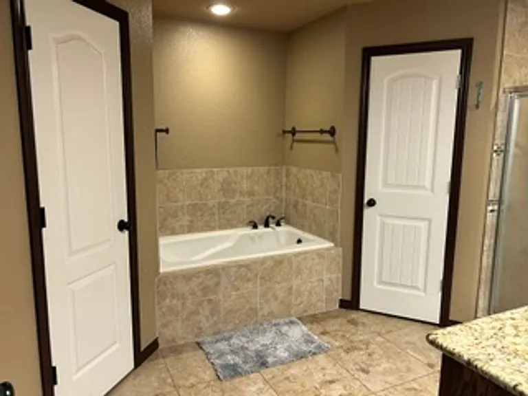 7065 McLeod Dr — Photo 24