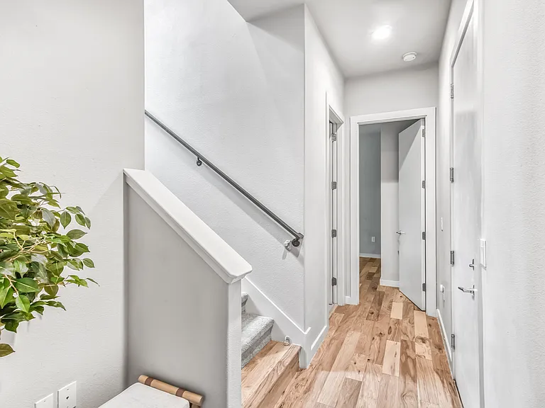 3913 Valley View Rd #A — Photo 15