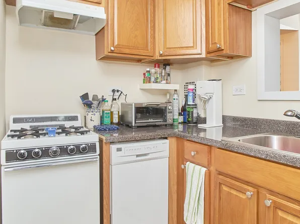 165 Christopher Street image 5 of 11