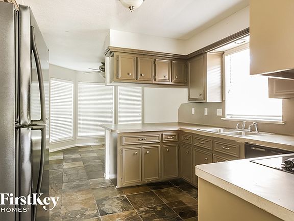 4th image of 10715 Lazy Meadows Dr