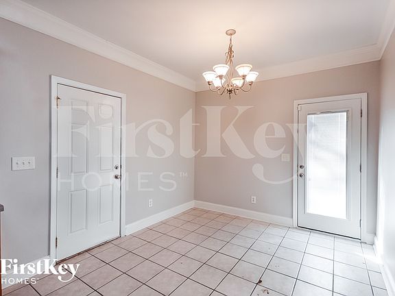 5th image of 4611 River Rd