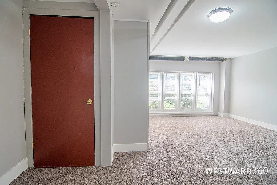 4943 N Monitor / Studio - 1 bath / Jefferson Park / Available NOW — Photo 4