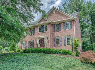 6025 Cavalier Dr, Roanoke, VA 24018