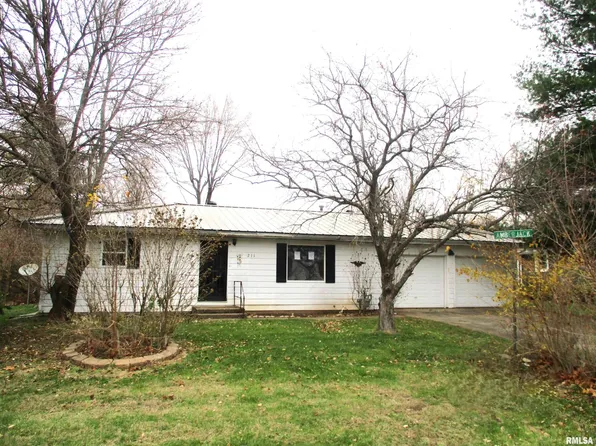 211 E Southmoor St, Manito, IL 61546