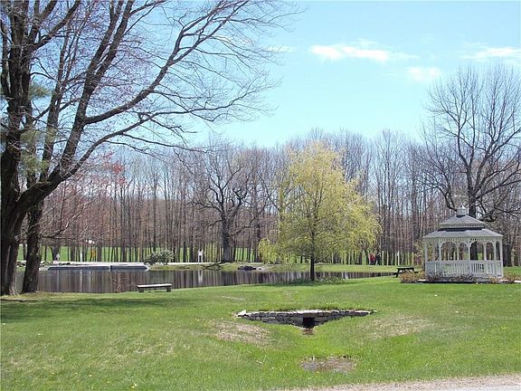 5th image of 7 Rosewood Lane