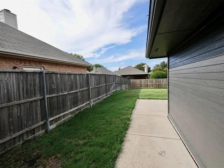 4502 Highlands Dr — Photo 28