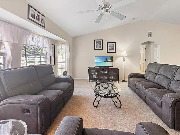 18353 Grace Ave — Photo 7
