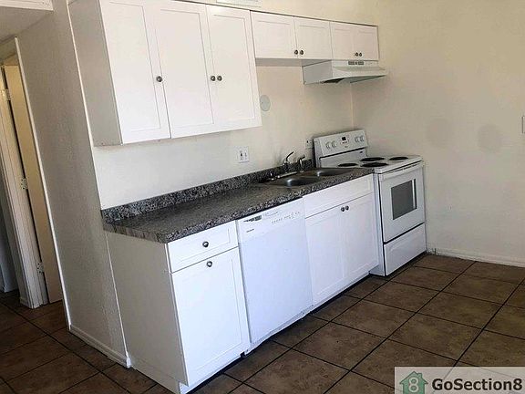 4th image of 2333 W Country Gables Dr #121