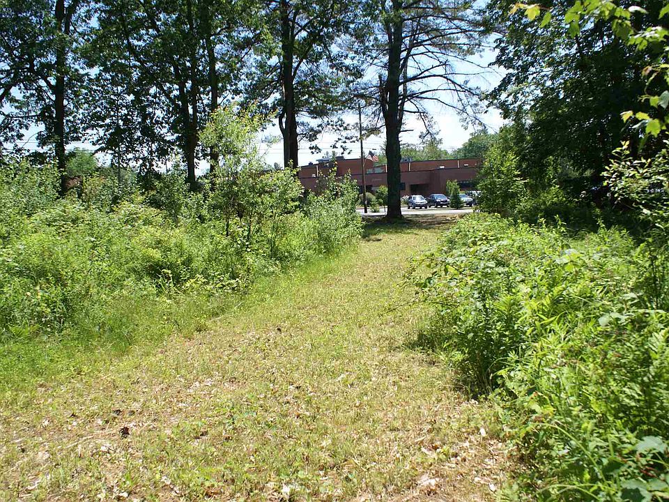 1st image of 915 Whittier Highway