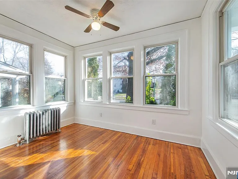 51 Riggs Pl — Photo 3