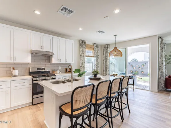 660 W LAREDO Street, Chandler, AZ 85225