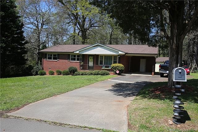 1st image of 815 Honeywood Ln