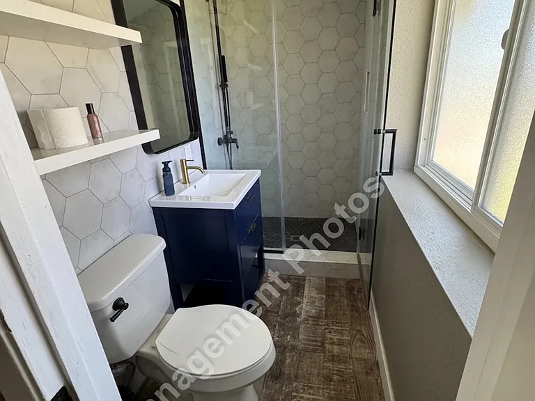 930 Calle Nogal — Photo 10