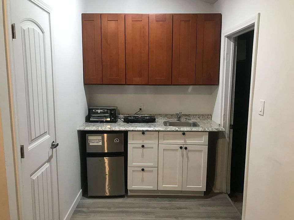 1st image of 529 Toyne St #B