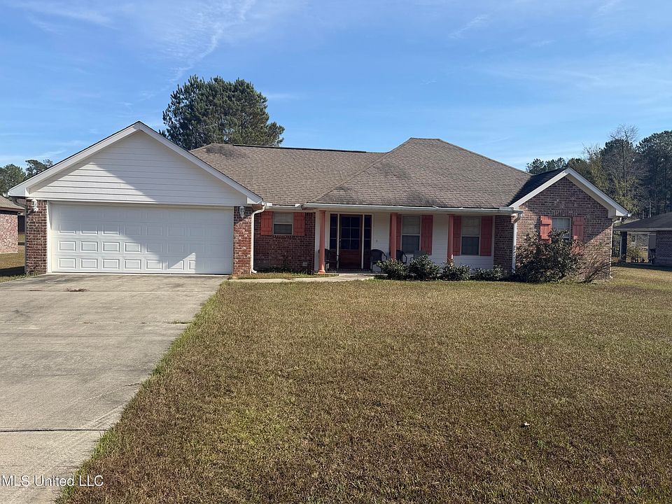 1st image of 11 Silver Leaf Dr