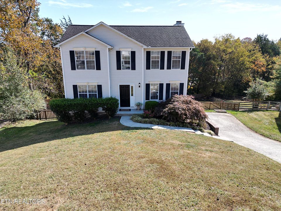 1st image of 1444 Pheasants Glen Dr
