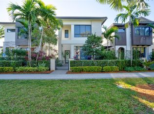 8213 NW 44th Ter, Doral, FL 33166