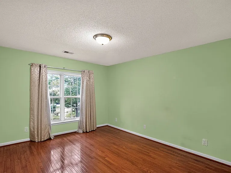 16801 Old Field Ln — Photo 12
