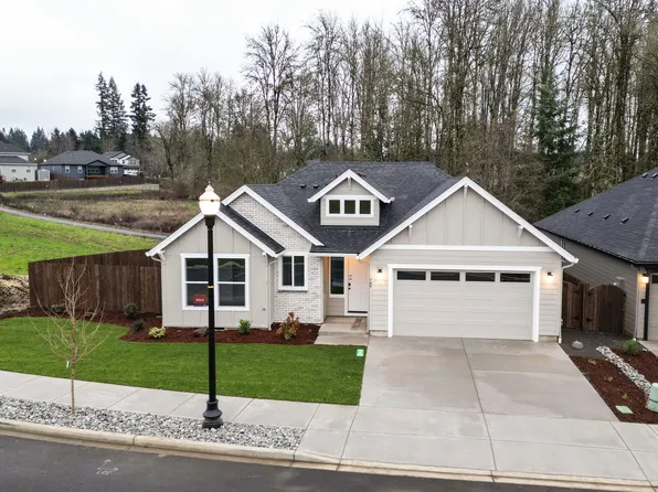 749 NW 28th St, Battle Ground, WA 98604