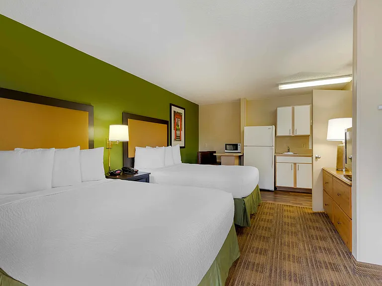 Studio Suite - 2 Full Beds