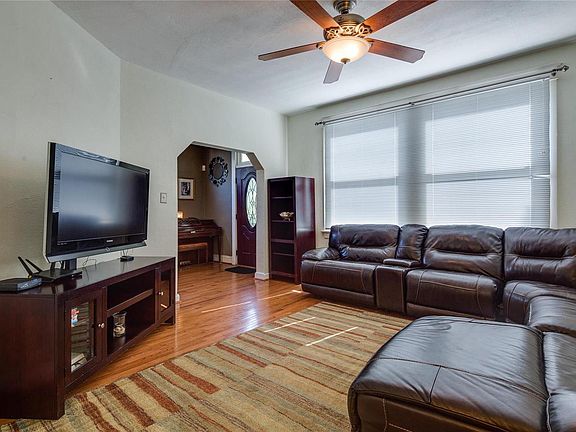 4th image of 4763 Dahlia Ave