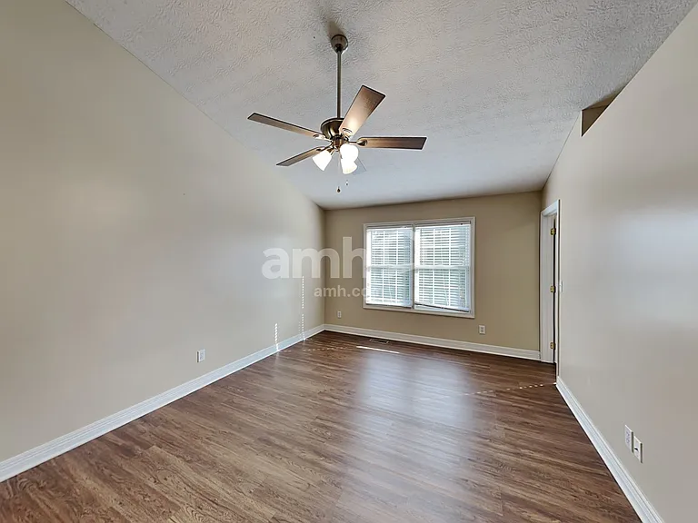 1739 Autumn Dr — Photo 11