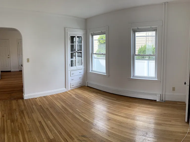 58-60 Waverly St #1 — Photo 7