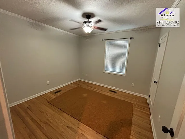 213 Marshall Rd — Photo 10