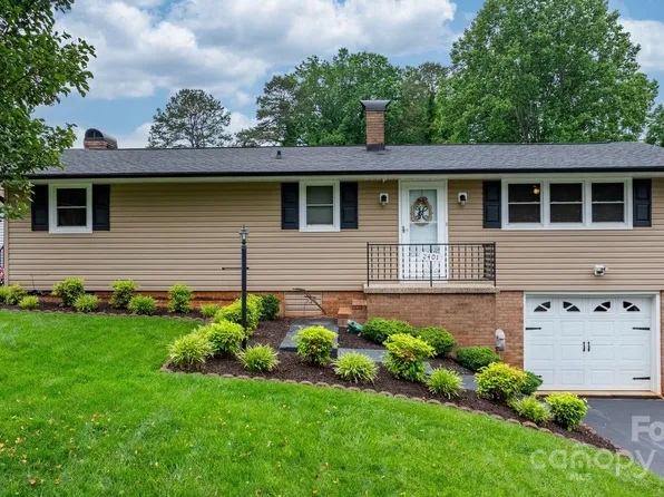 2401 Hillside Dr, Newton, NC 28658