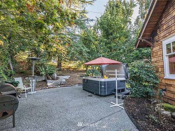 5th image of 2531 Sunnyside Blvd