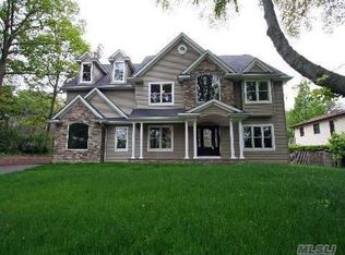 42 Lakeside Dr, Centerport, NY