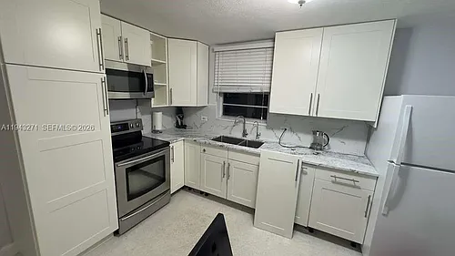 1610 Hayes St Photo 1