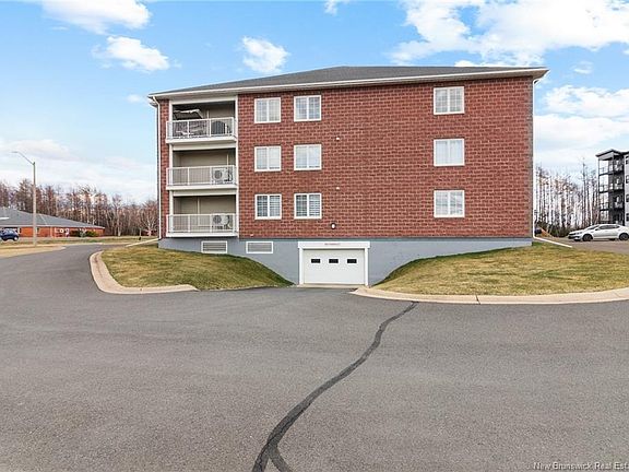 2nd image of 7 Doyle Dr #1