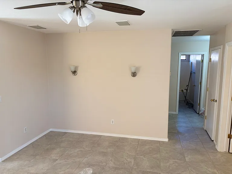 1073 N Agave St — Photo 9