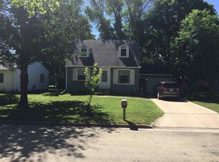 103 Sunset St, Waverly, IA 50677