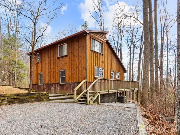 143 Red Huckleberry Ln, Hendersonville, NC 28792