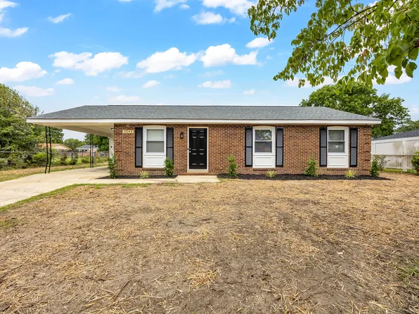 5543 Livingston Dr, Fayetteville, NC 28311