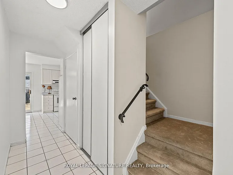 22 Madsen Cres — Photo 23