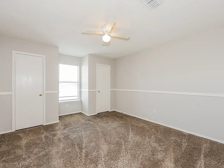 2400 Stagecoach St — Photo 15