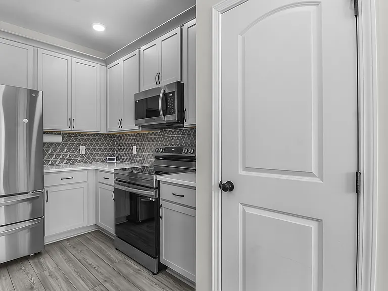 208 Alyssa Ave — Photo 15