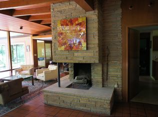 721 E Daisy Ln, Fox Point, WI 53217