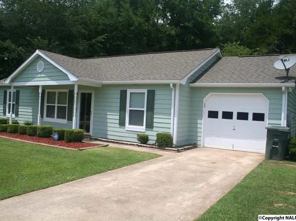 210 Buffalo Creek Dr, Toney, AL 35773