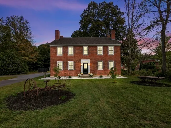 16 W Main St, Groton, MA 01450